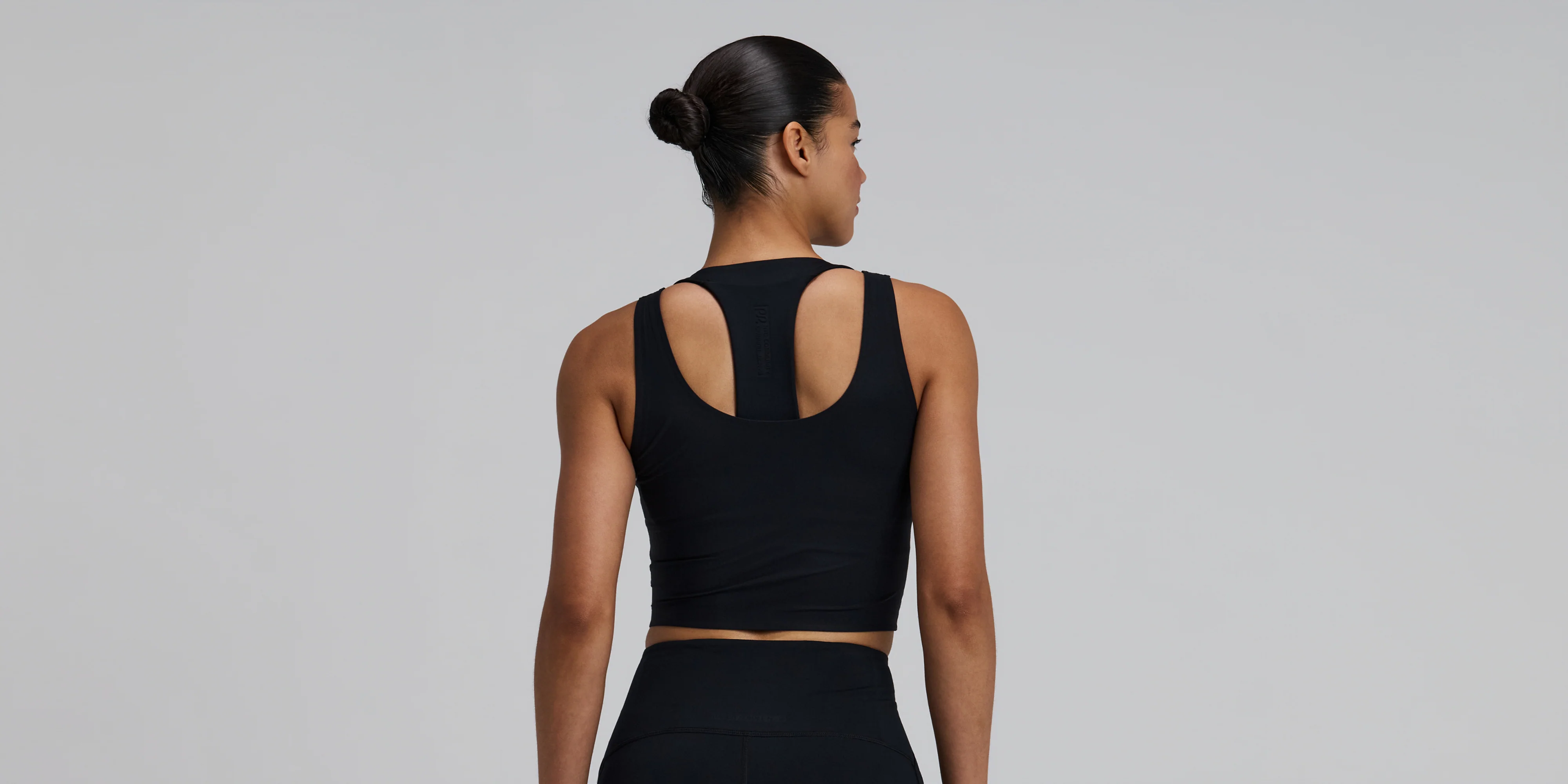 Women's Adapto™ Scoopneck Distance Tank - Black - Image 4